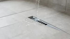 Brodzik z płytek z odpływem liniowym