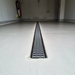 Jak zamontować odpływ liniowy w garażu