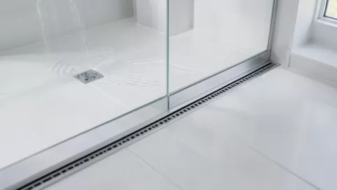 kabina prysznicowa odpływ liniowy