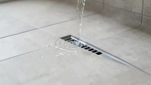 Brodzik z płytek z odpływem liniowym